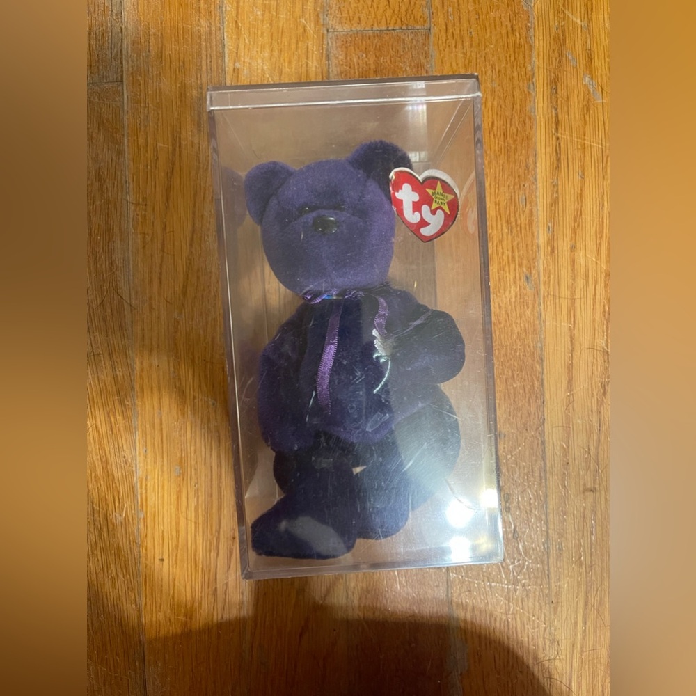 TY beanie babies Princess Diana memorial bear in case, great condition